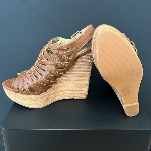 BAKERS “Rylan” Platform Sandal - Picture 2 of 6